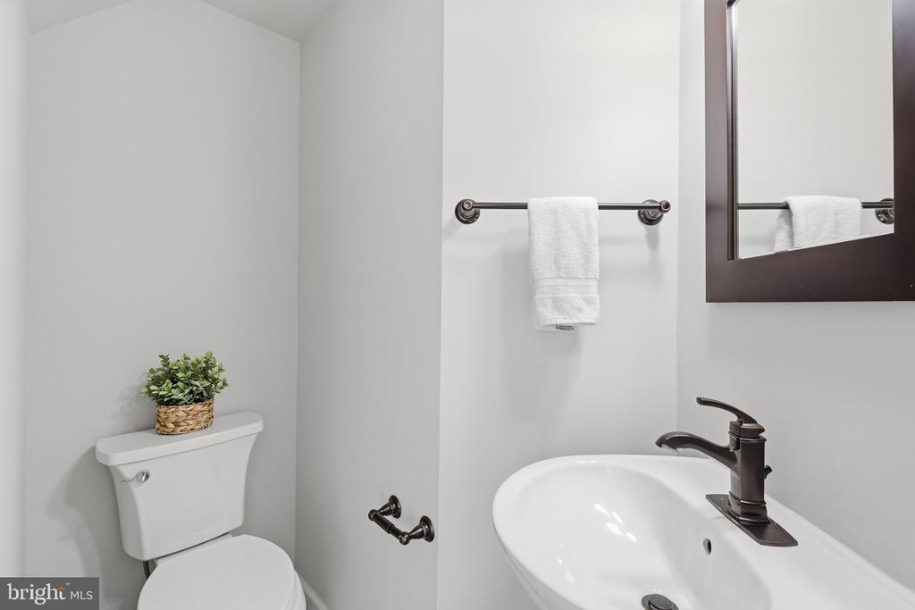 21833 BALDWIN SQUARE Unit: 300
