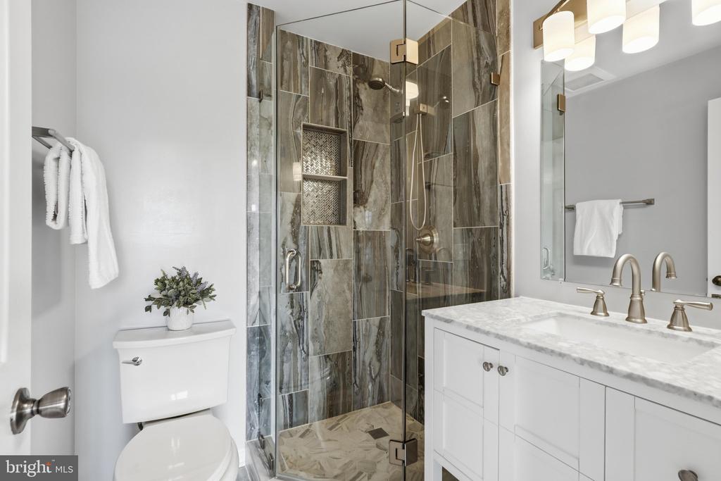 21833 BALDWIN SQUARE Unit: 300