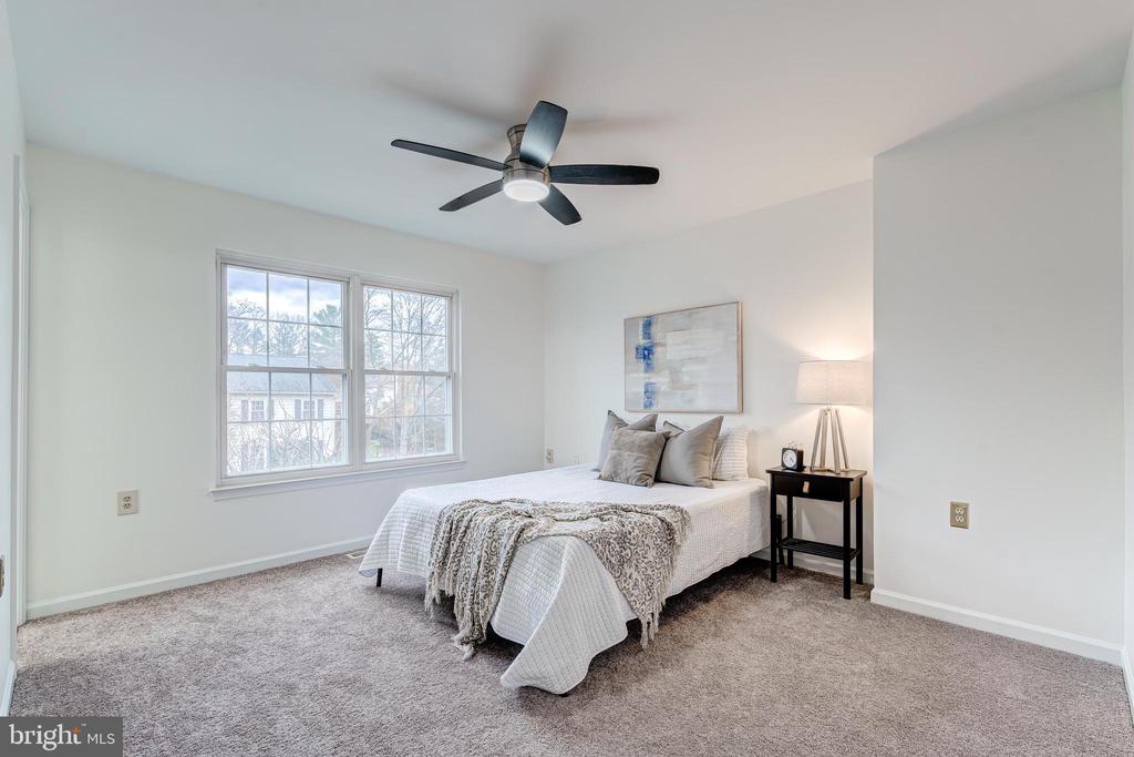 11809 GOLDEN EAGLE COURT