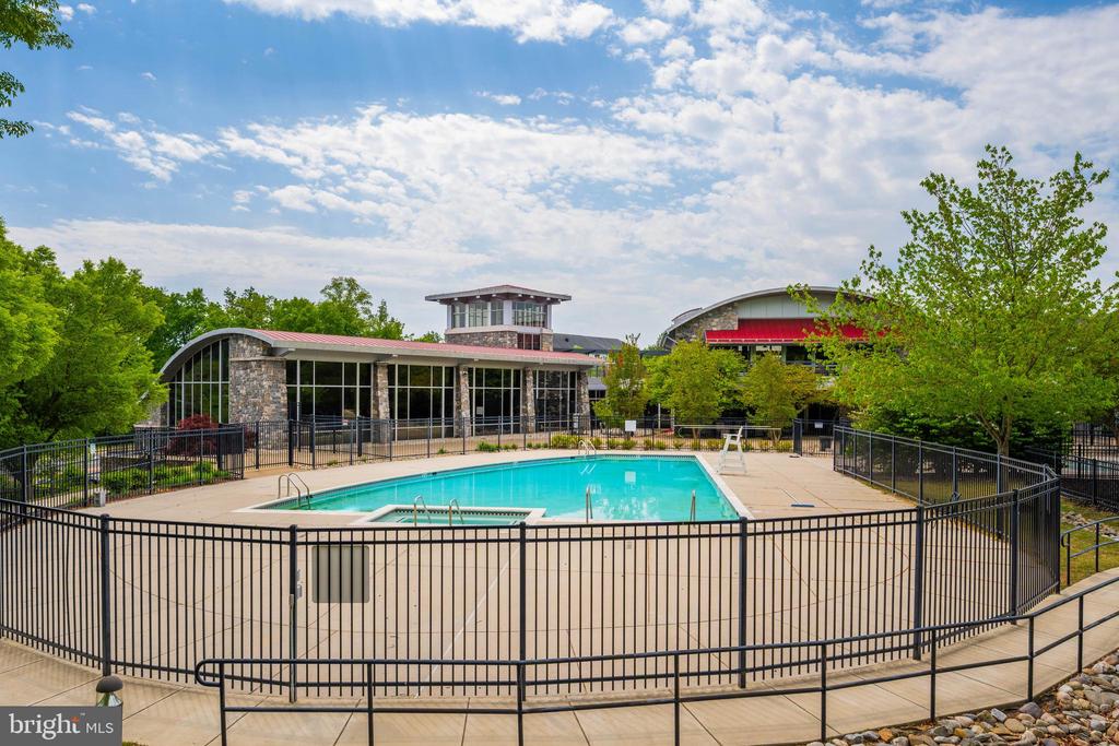 2111 ABBOTTSBURY WAY