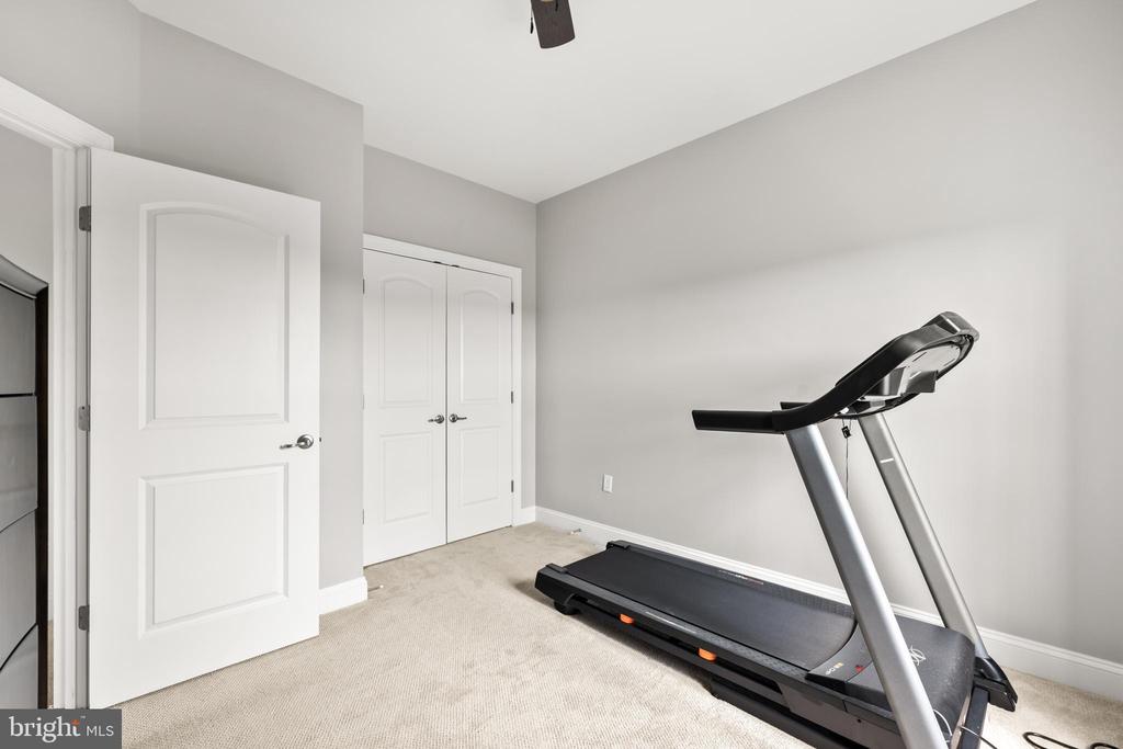 2111 ABBOTTSBURY WAY