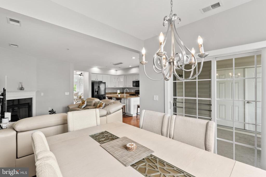 2111 ABBOTTSBURY WAY