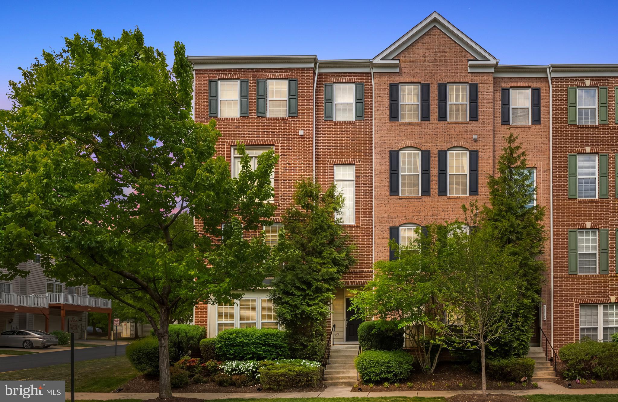 2111 ABBOTTSBURY WAY