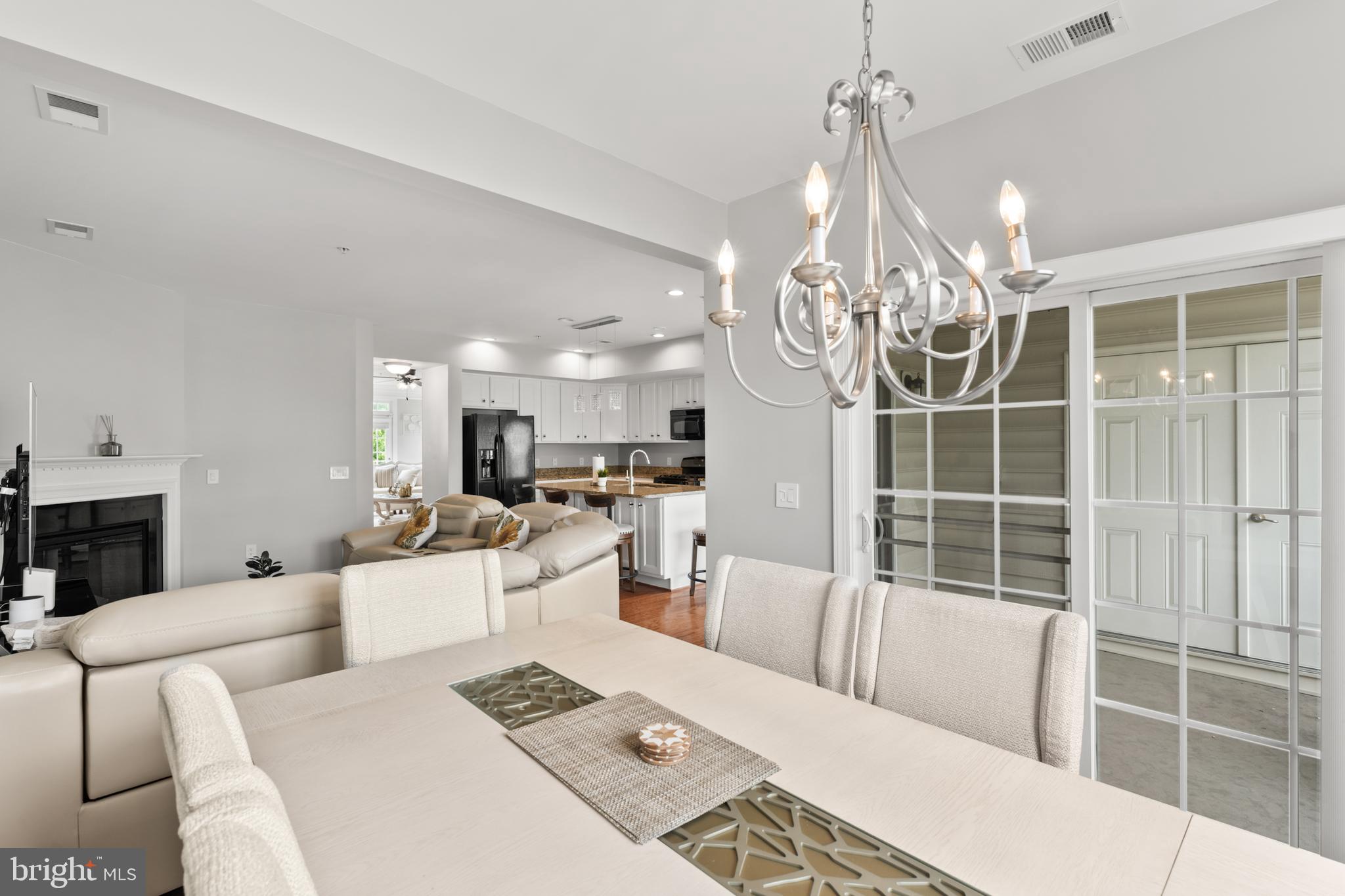 2111 ABBOTTSBURY WAY