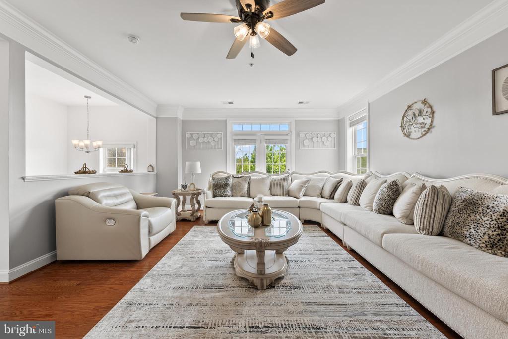2111 ABBOTTSBURY WAY