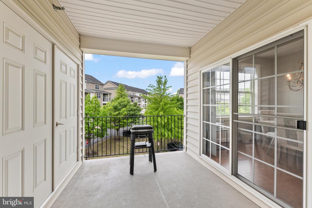 2111 ABBOTTSBURY WAY