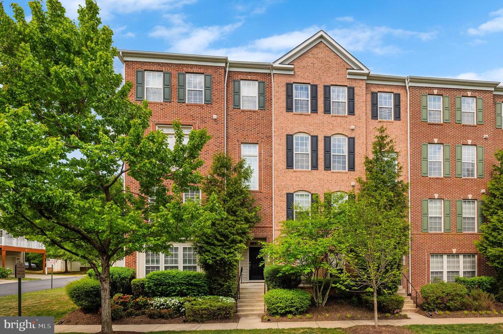 2111 ABBOTTSBURY WAY