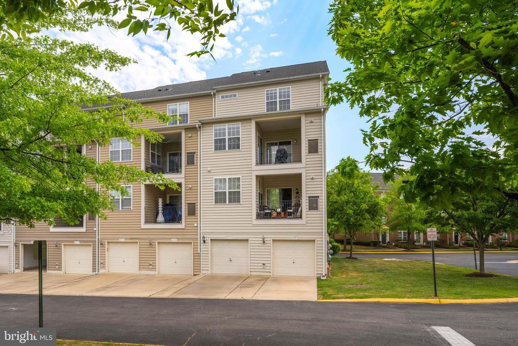 2111 ABBOTTSBURY WAY