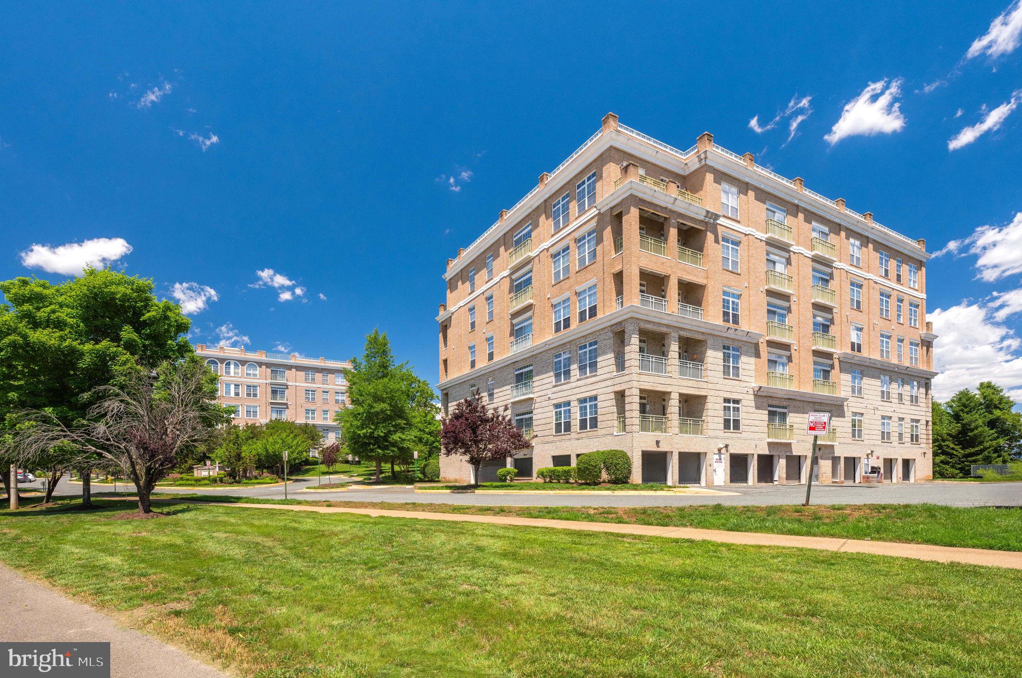 810 BELMONT BAY DRIVE 201