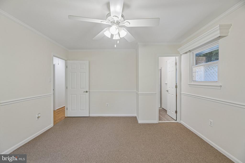 3004 JAMESTOWN COURT