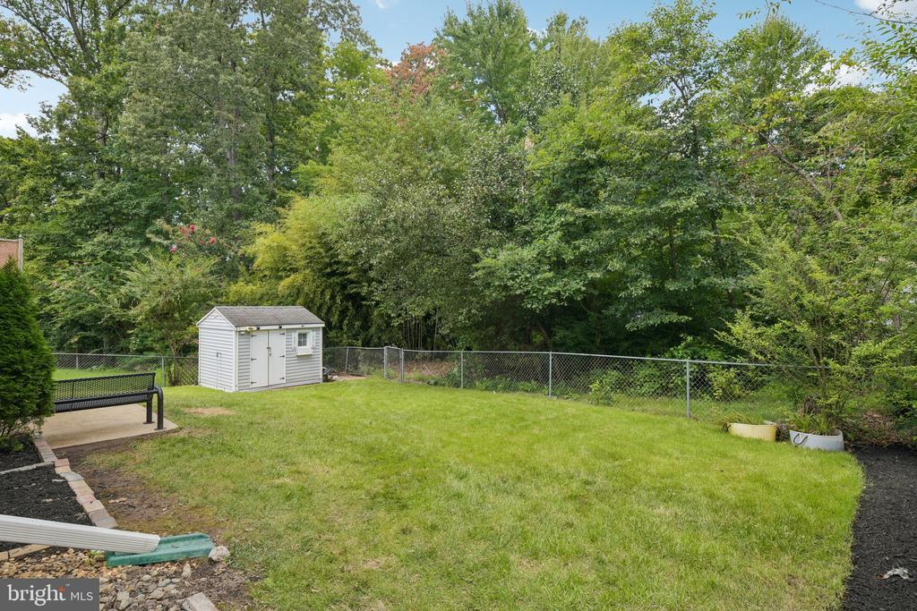 3004 JAMESTOWN COURT