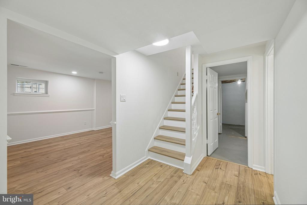 3004 JAMESTOWN COURT
