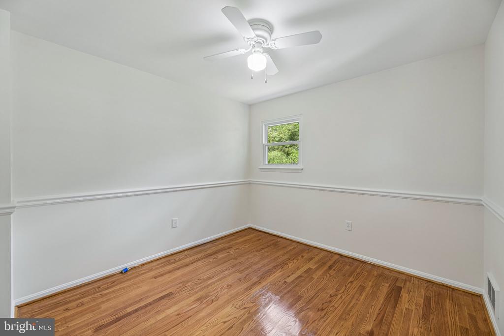 3004 JAMESTOWN COURT