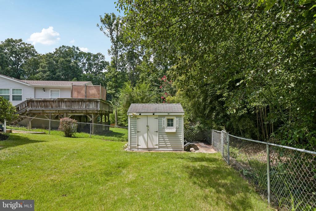3004 JAMESTOWN COURT