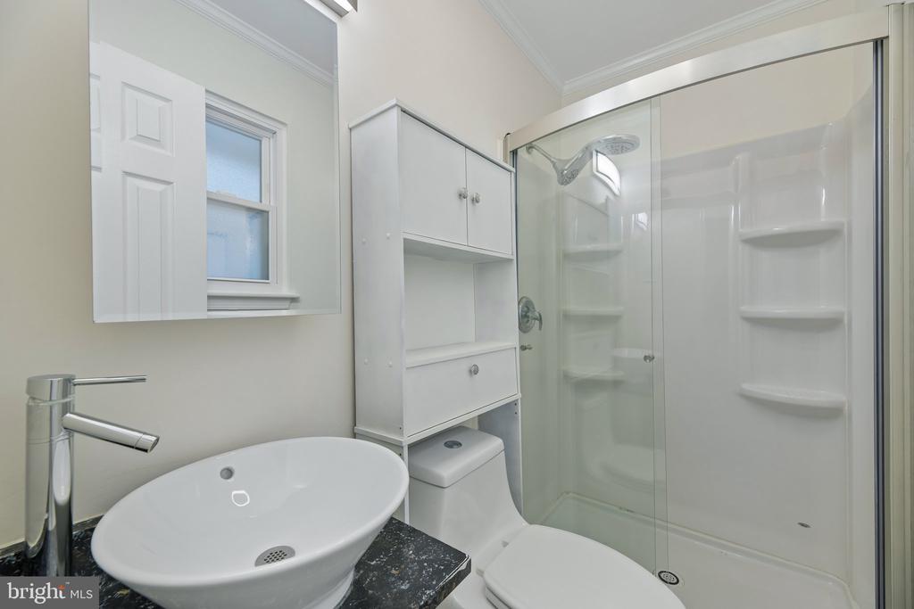 3004 JAMESTOWN COURT