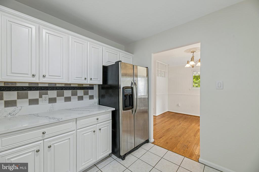 3004 JAMESTOWN COURT