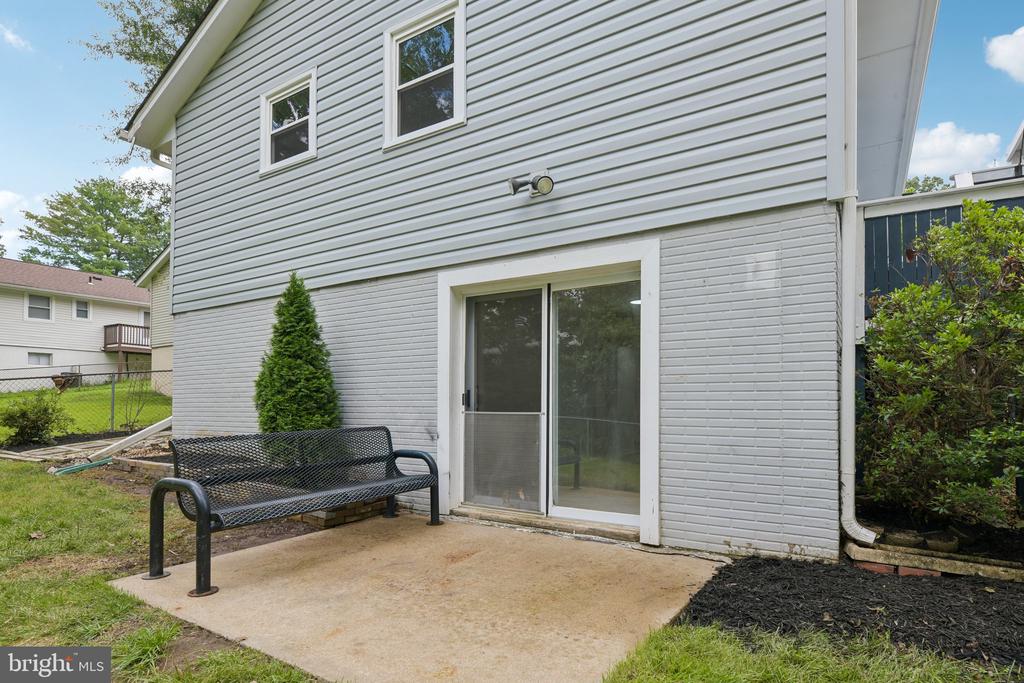 3004 JAMESTOWN COURT