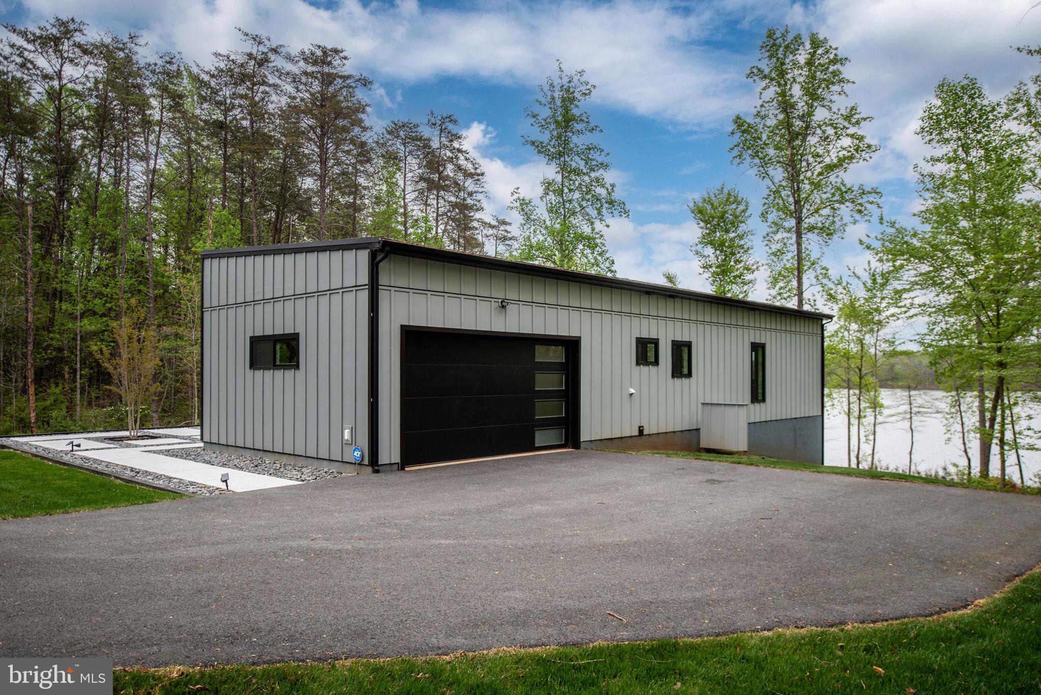 9813 CHESSMANS COURT