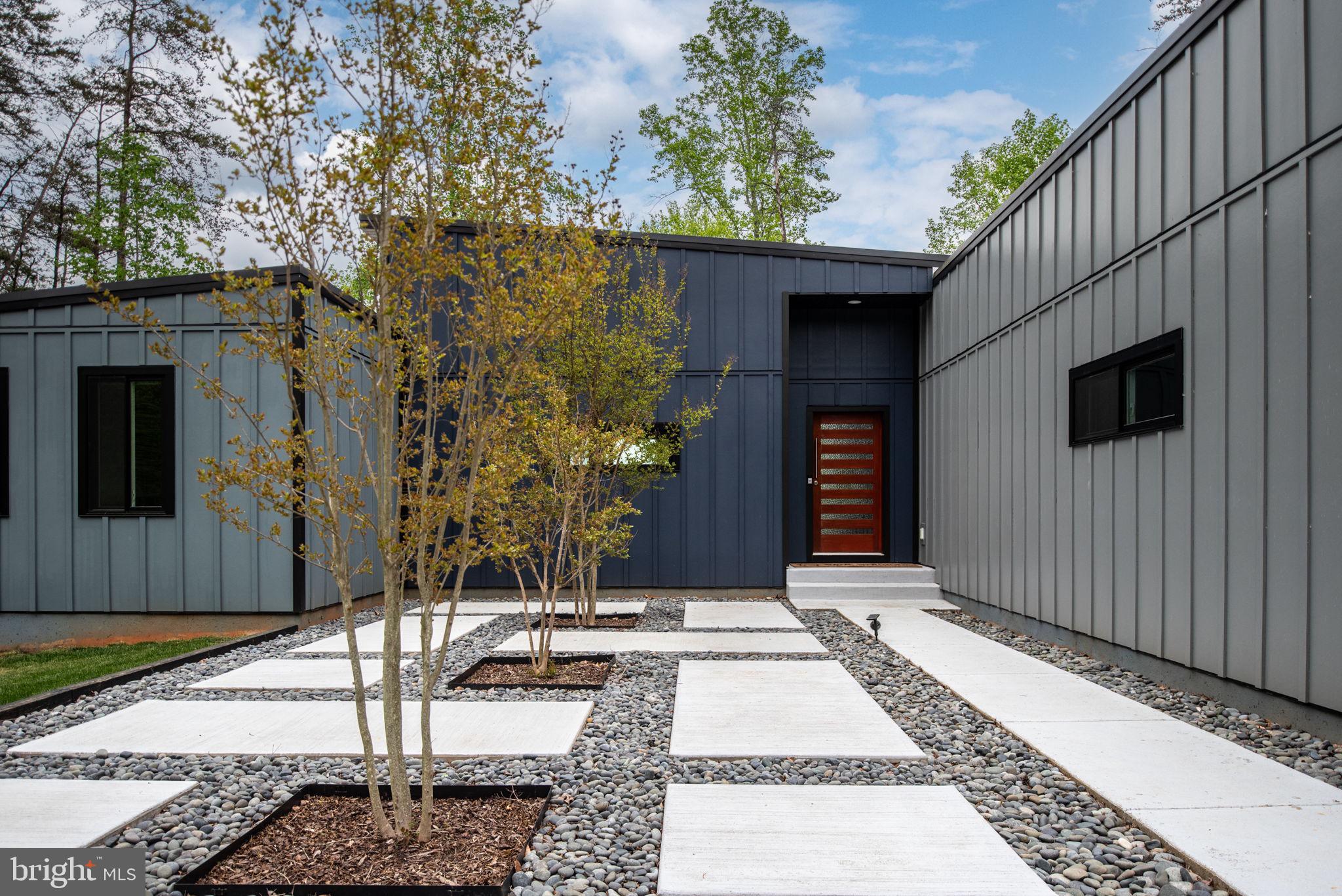 9813 CHESSMANS COURT