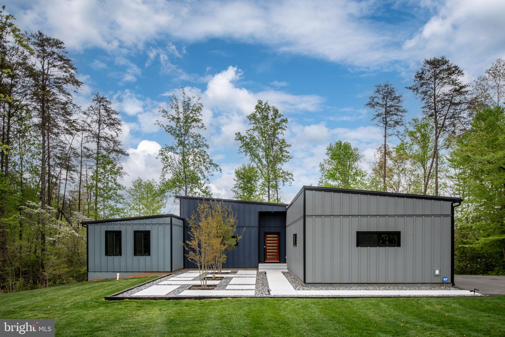 9813 CHESSMANS COURT