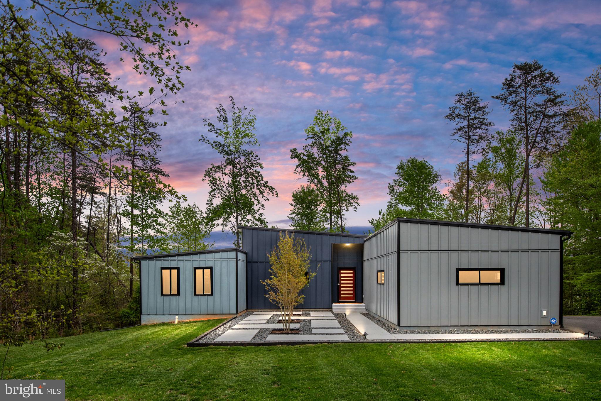 9813 CHESSMANS COURT