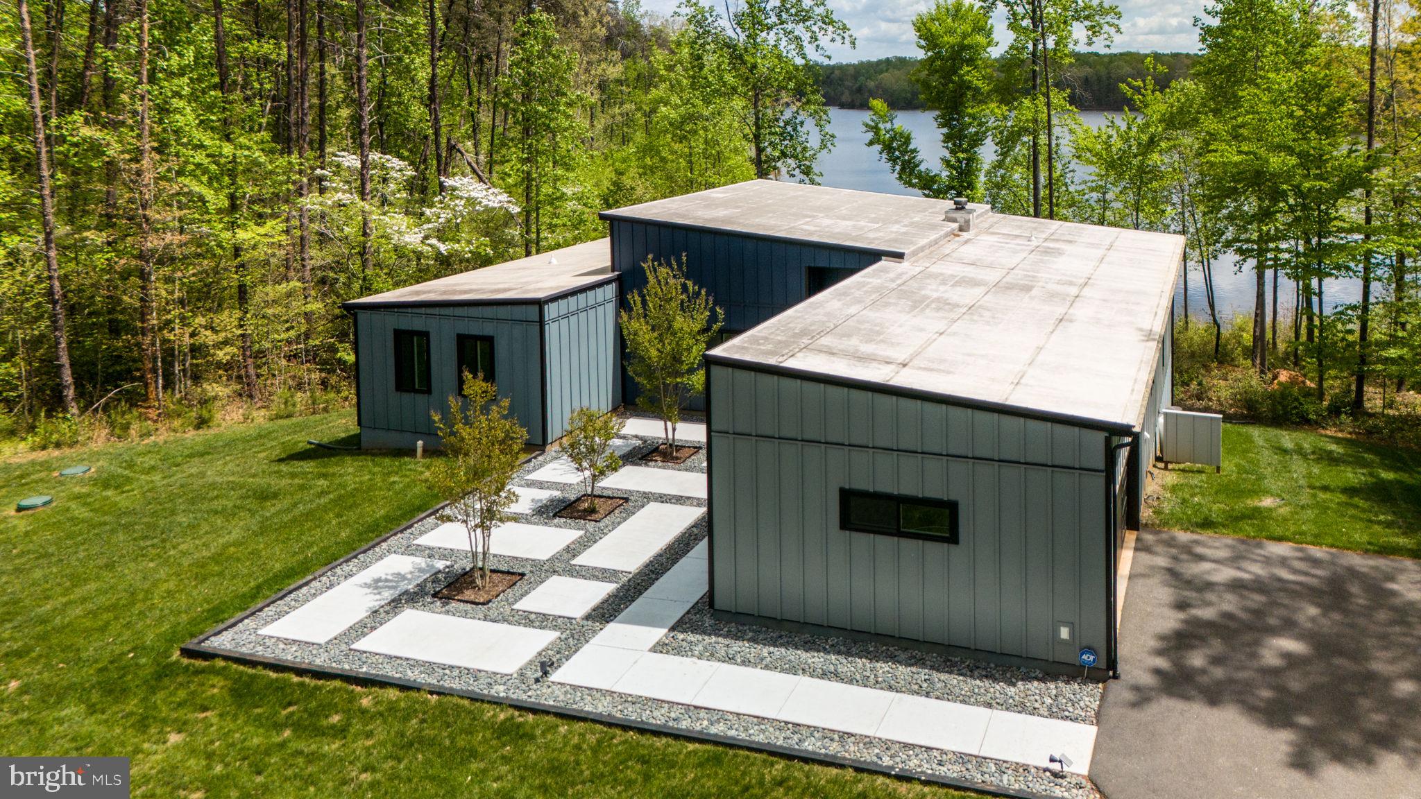 9813 CHESSMANS COURT