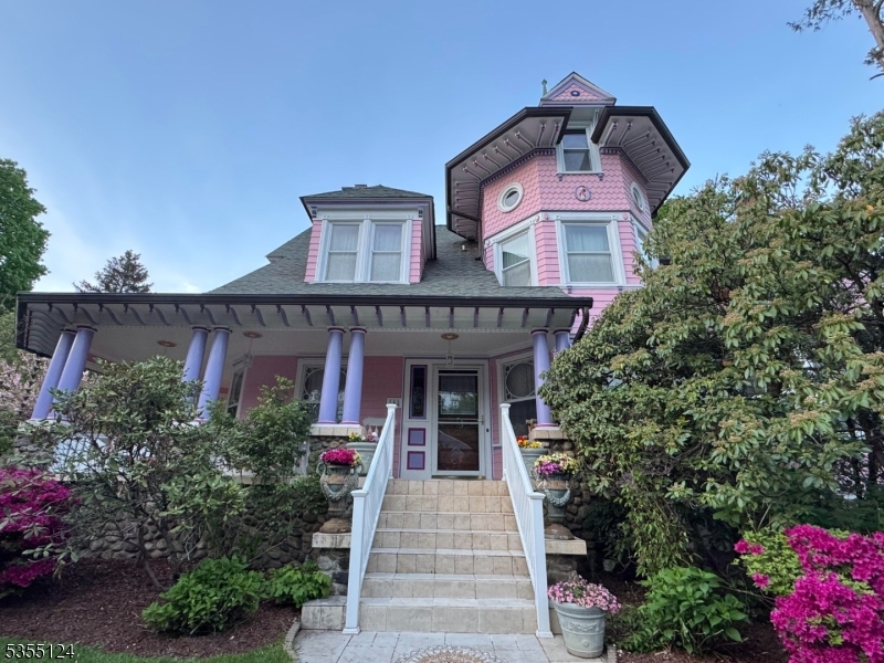142 Brookfield Ave
