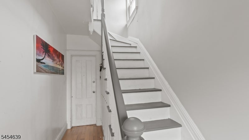 385 Stephens St