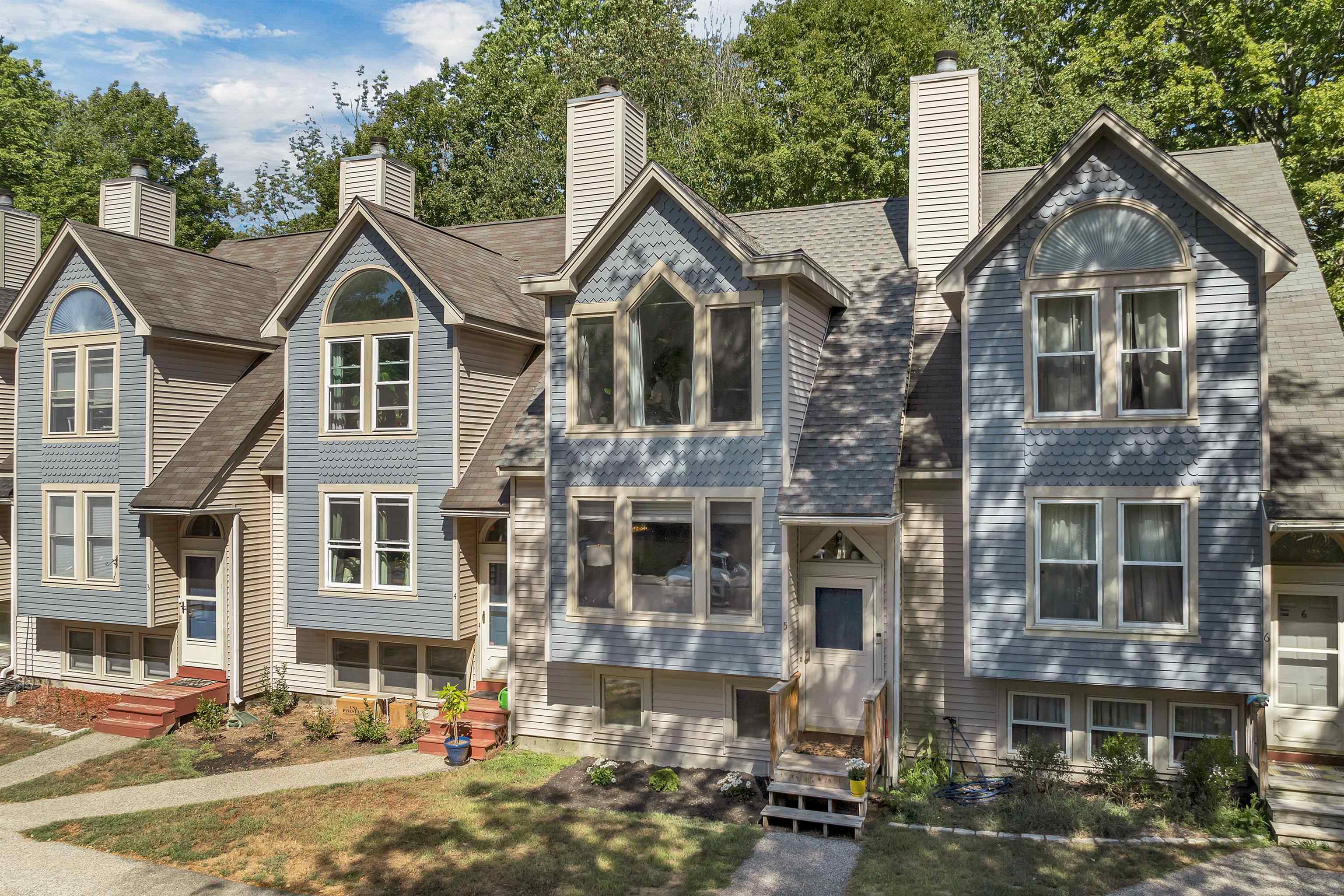 365 North River Road Unit: 5