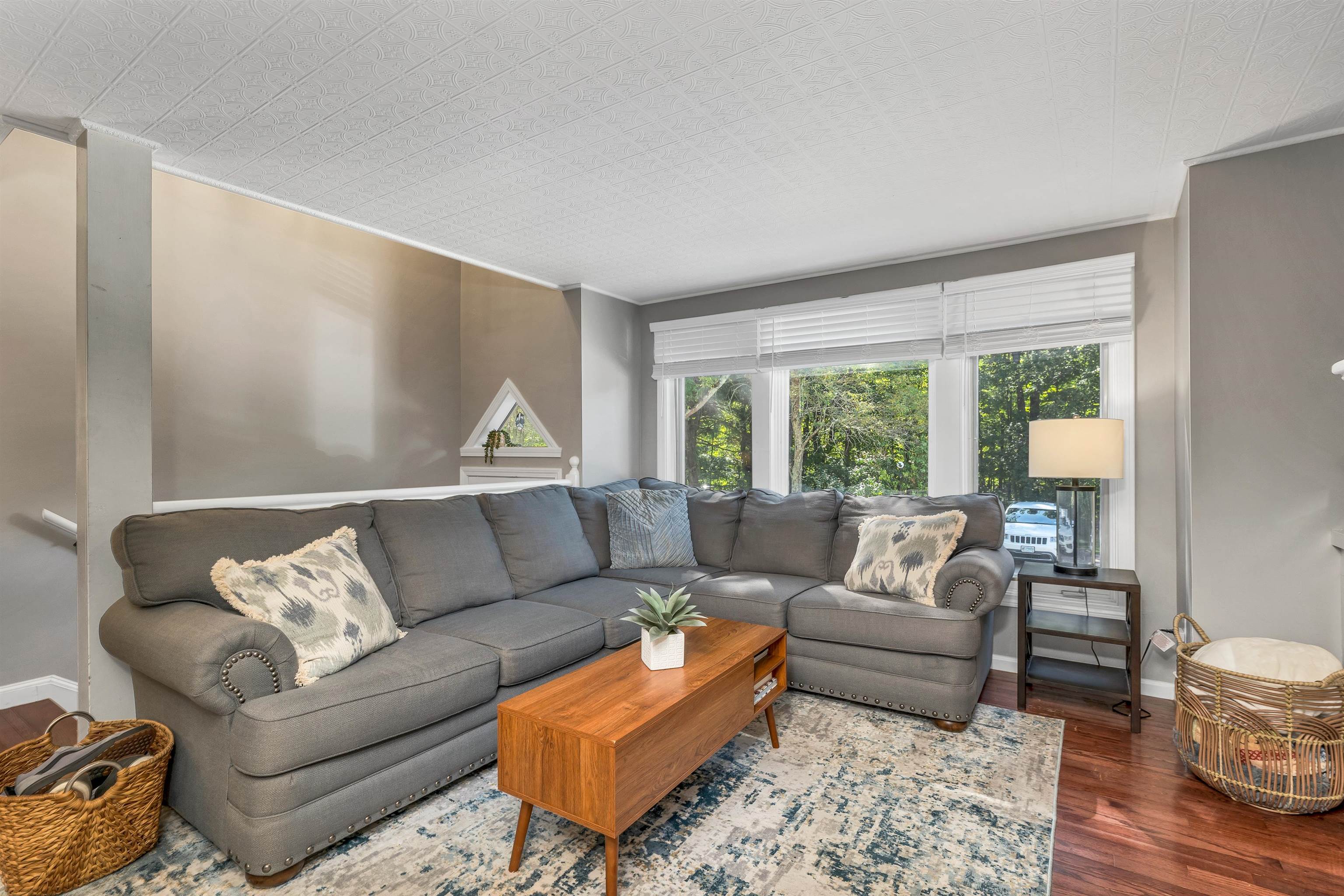 365 North River Road Unit: 5