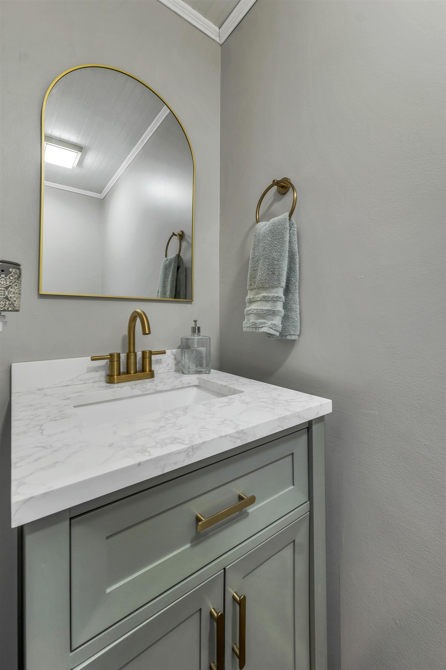 365 North River Road Unit: 5