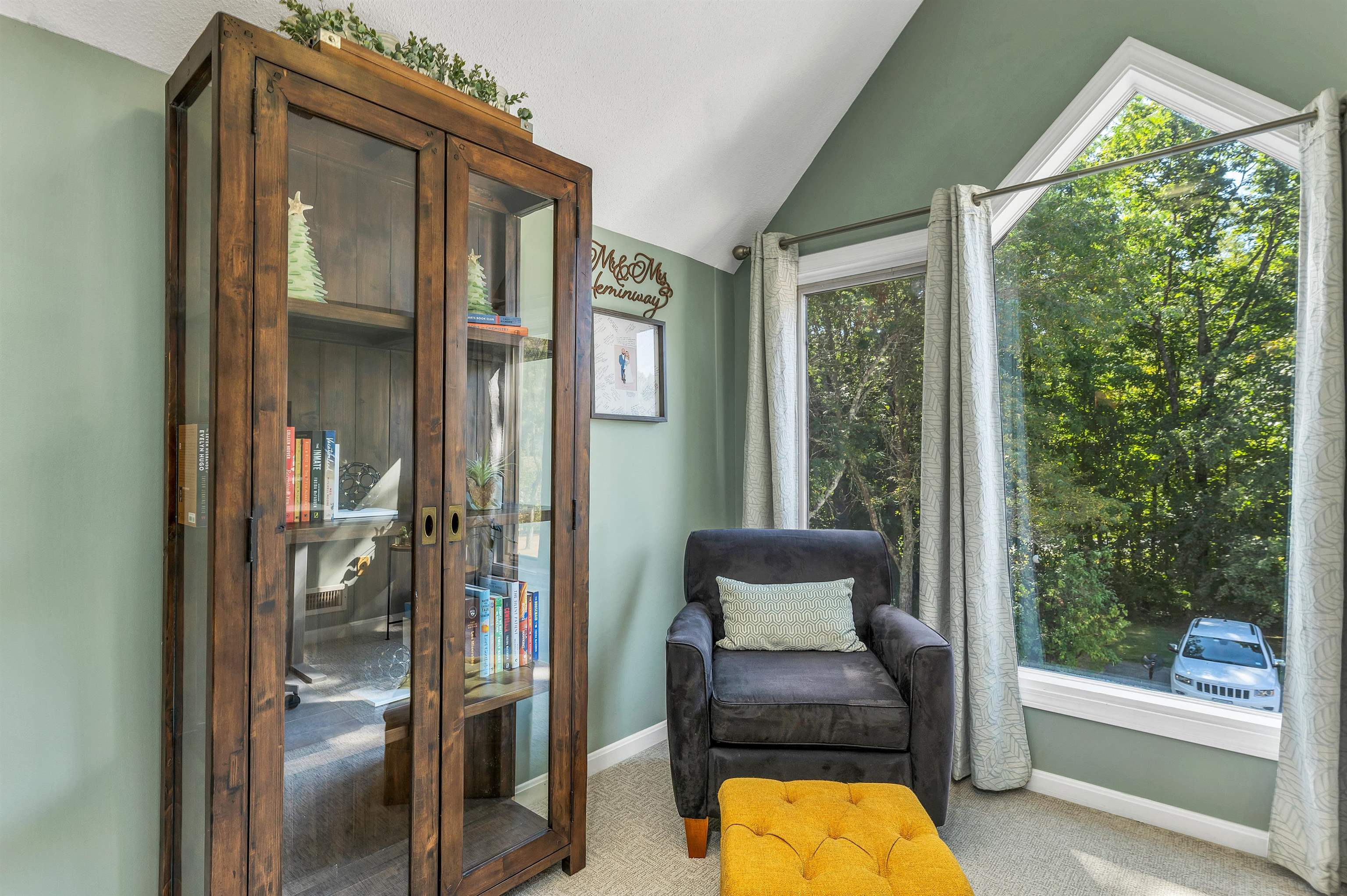 365 North River Road Unit: 5