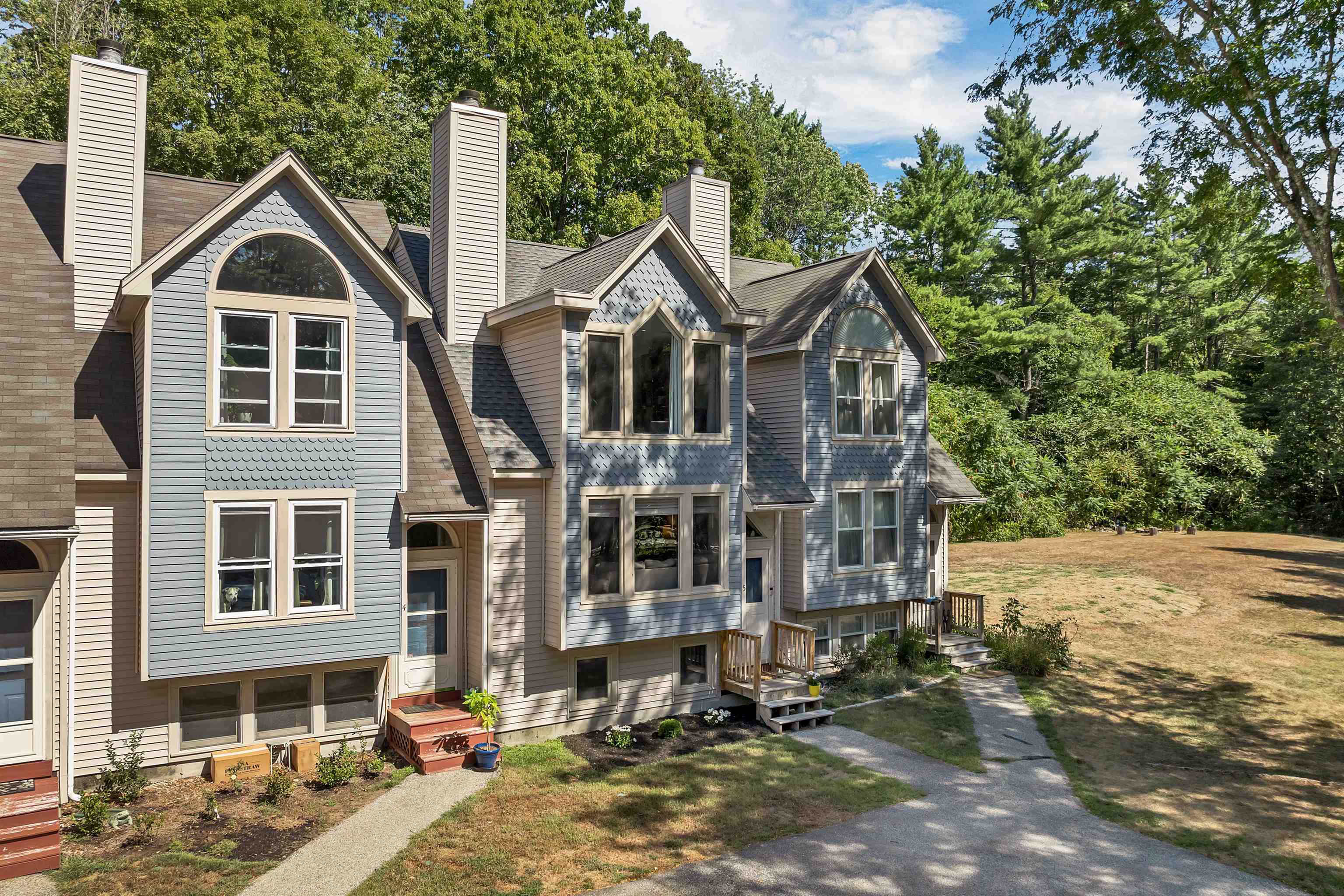 365 North River Road Unit: 5