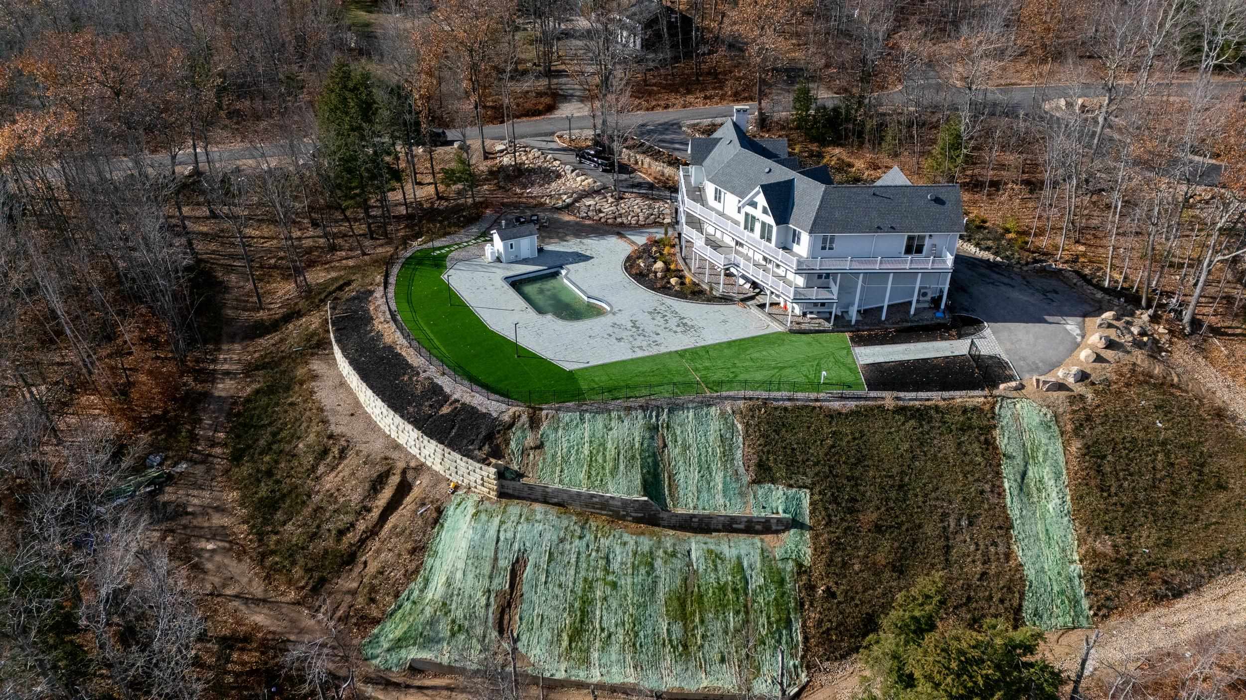 24 North Ledge Road