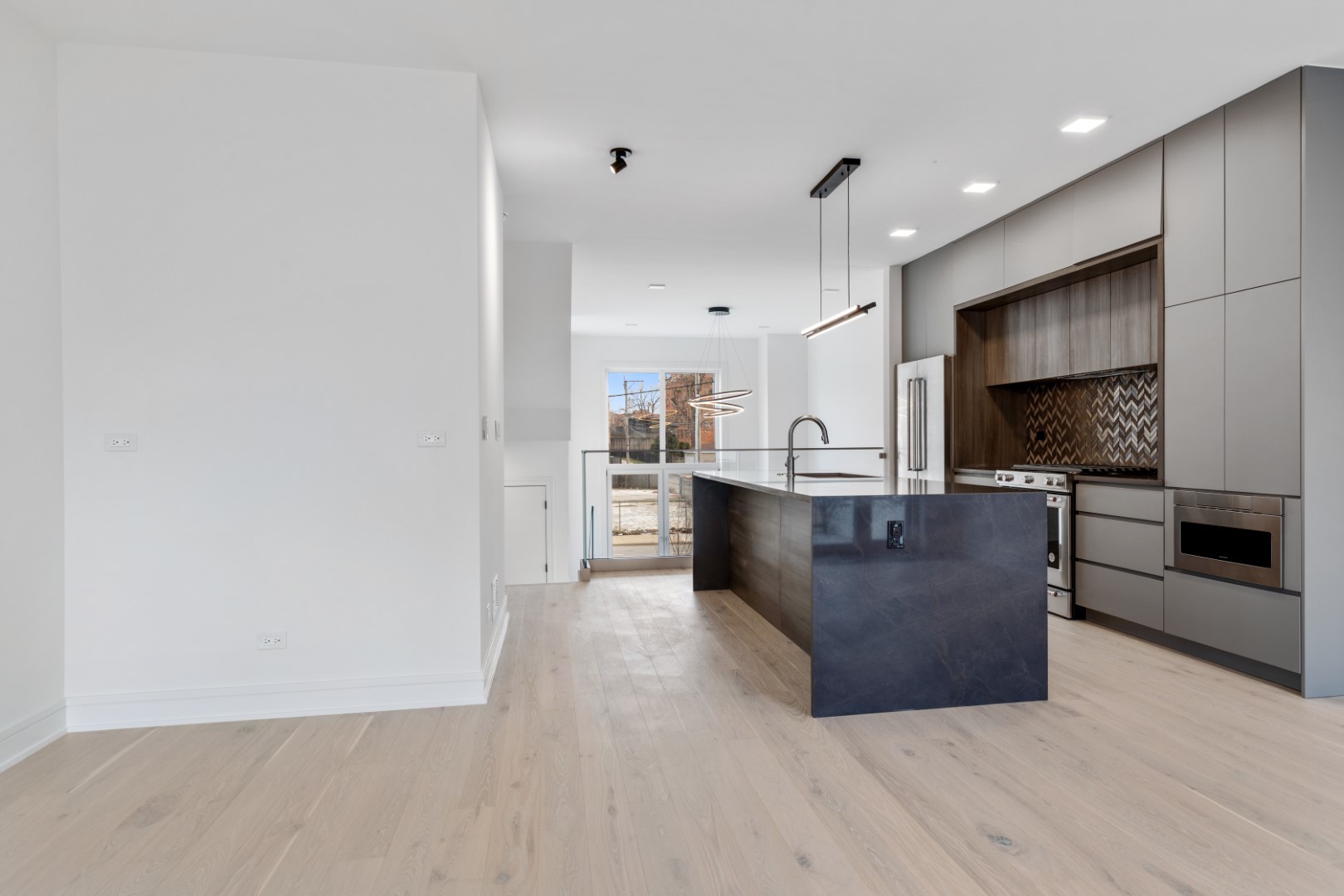 338 E Pershing Road