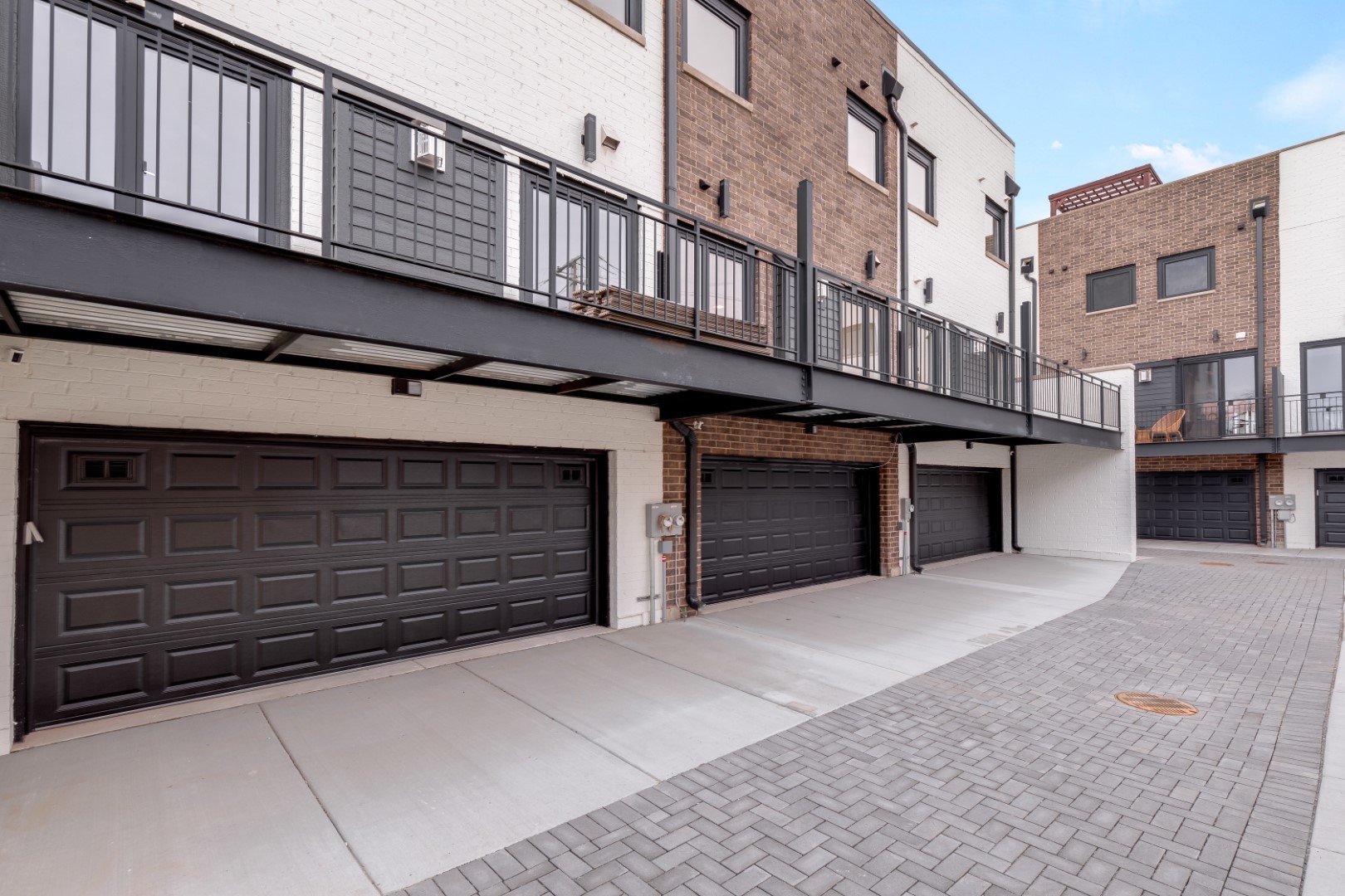 338 E Pershing Road