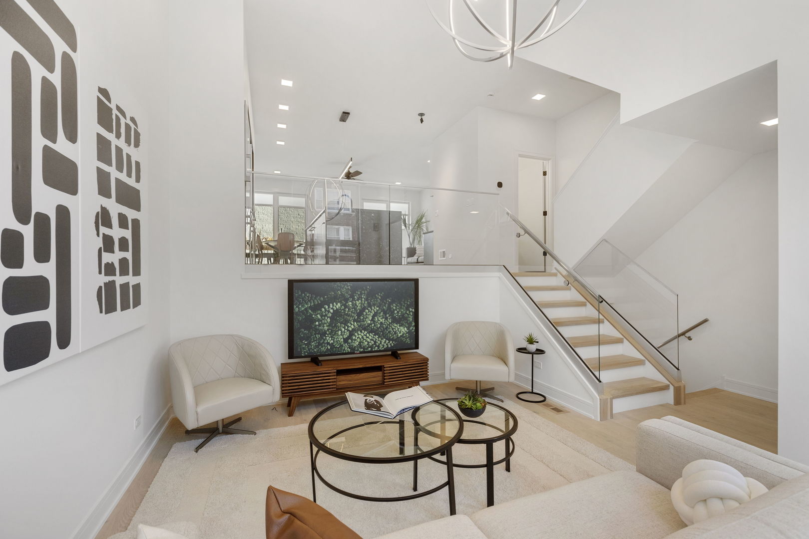 338 E Pershing Road
