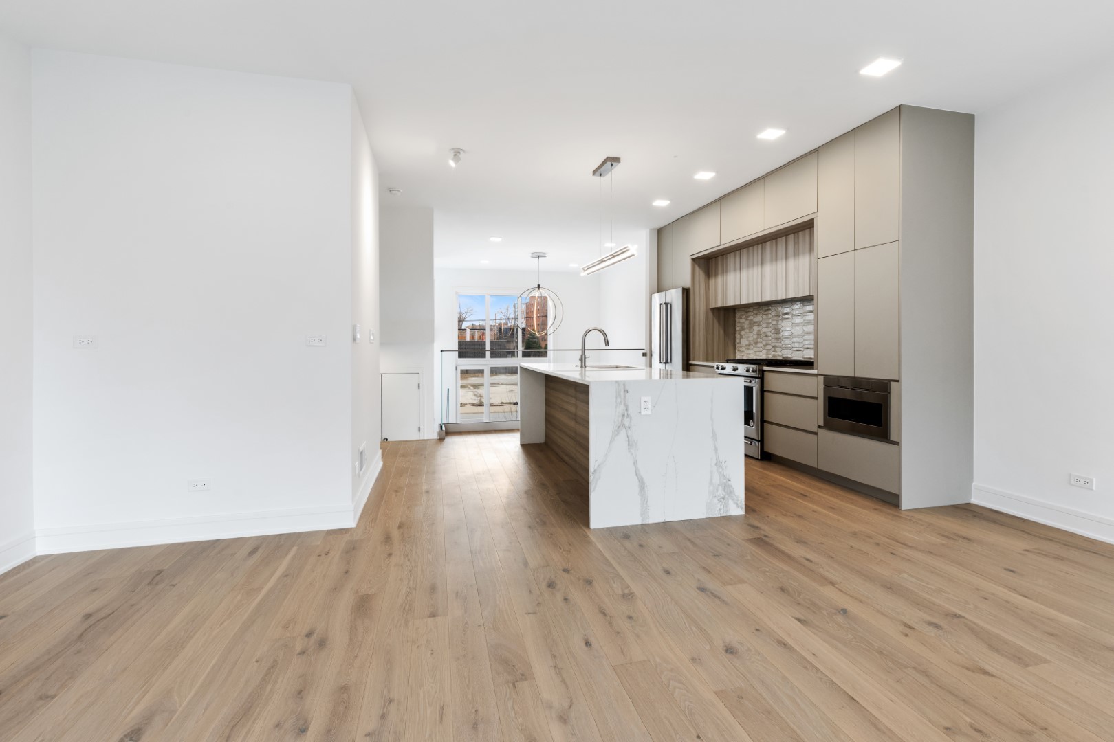 338 E Pershing Road