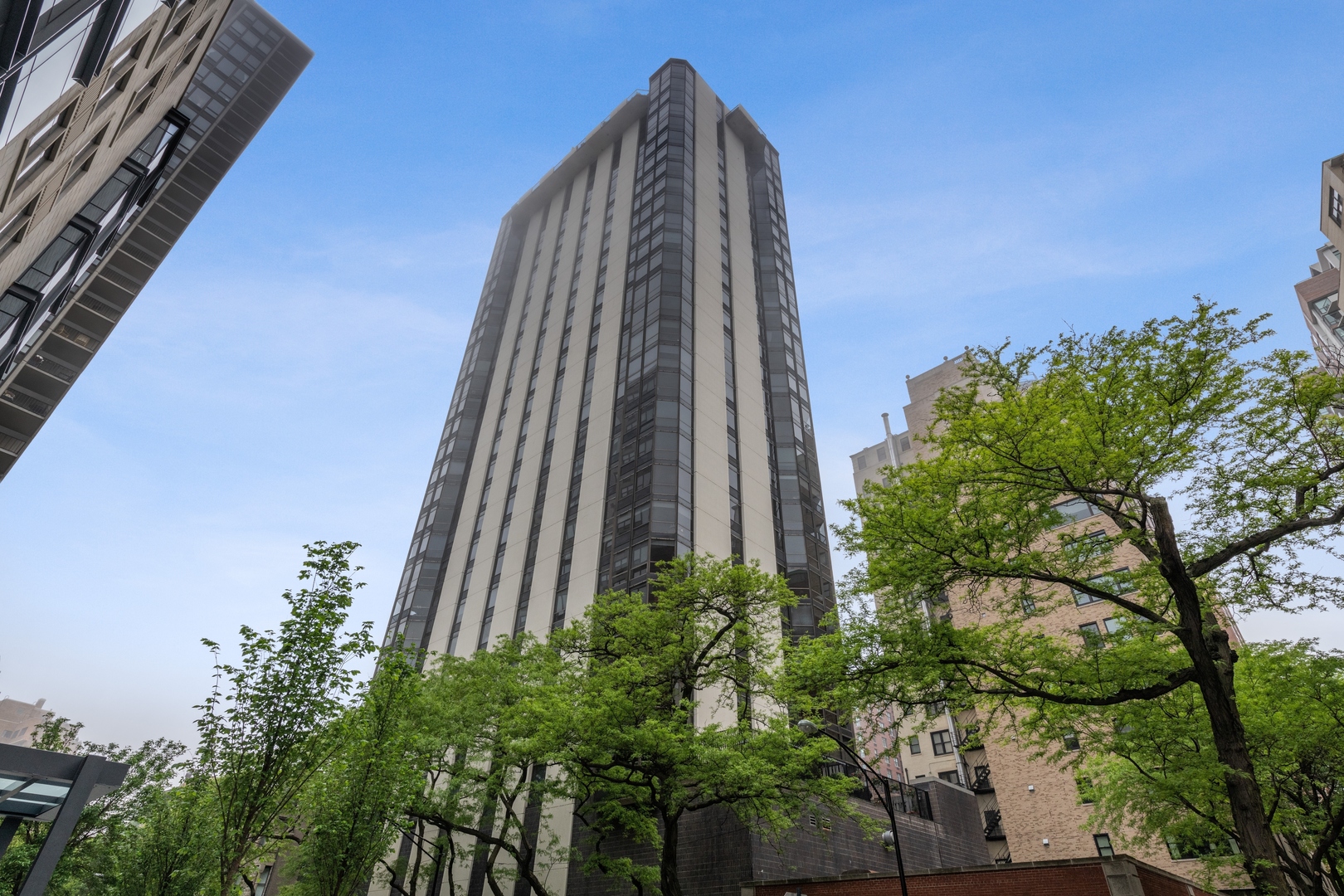 1310 N Ritchie Court Unit: 20C