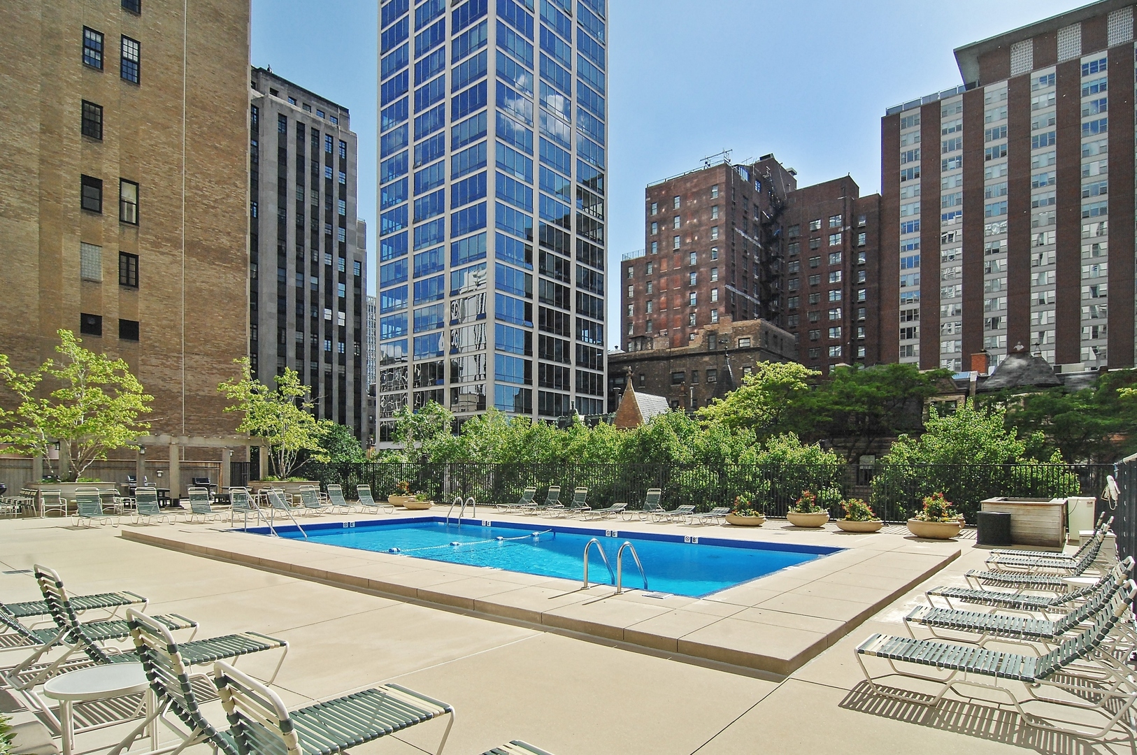 1310 N Ritchie Court Unit: 20C
