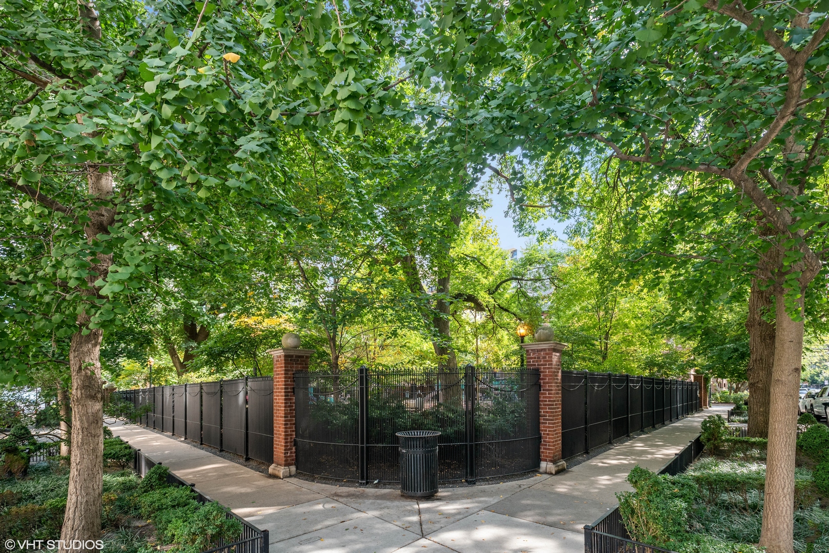 1310 N Ritchie Court Unit: 20C