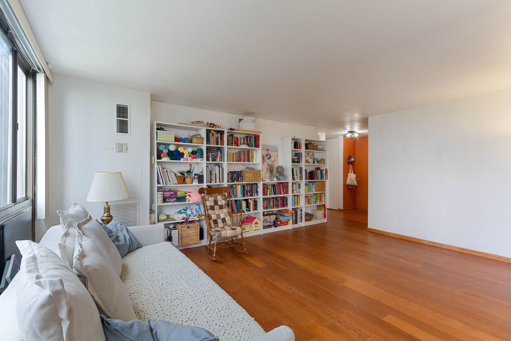 4850 S Lake Park Avenue Unit: 804