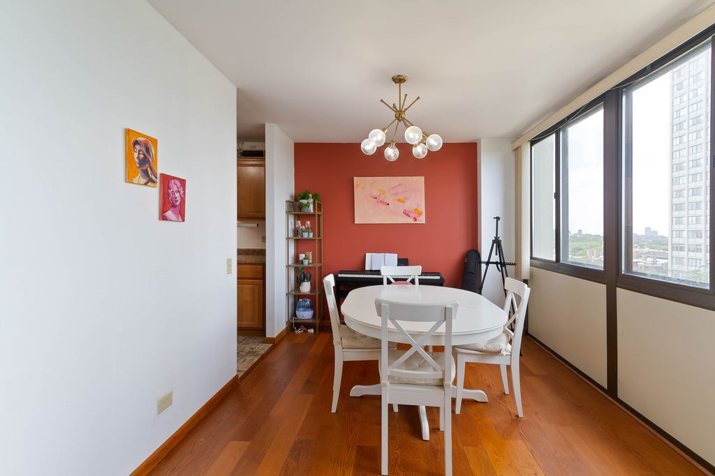 4850 S Lake Park Avenue Unit: 804