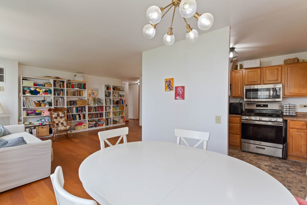 4850 S Lake Park Avenue Unit: 804