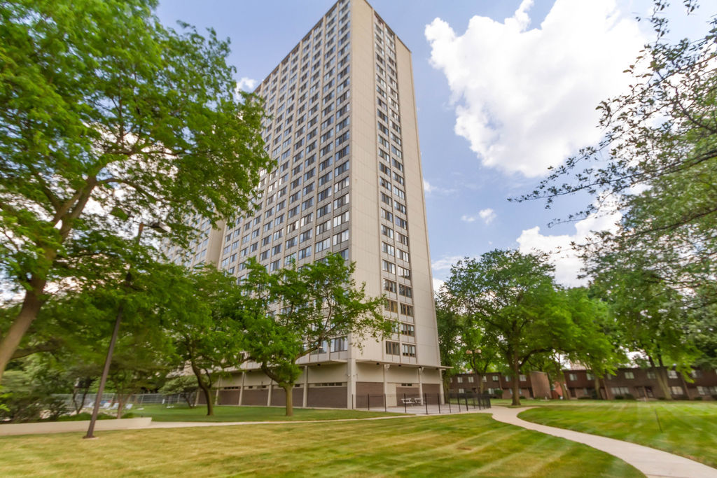 4850 S Lake Park Avenue Unit: 804