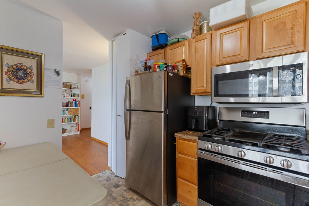 4850 S Lake Park Avenue Unit: 804