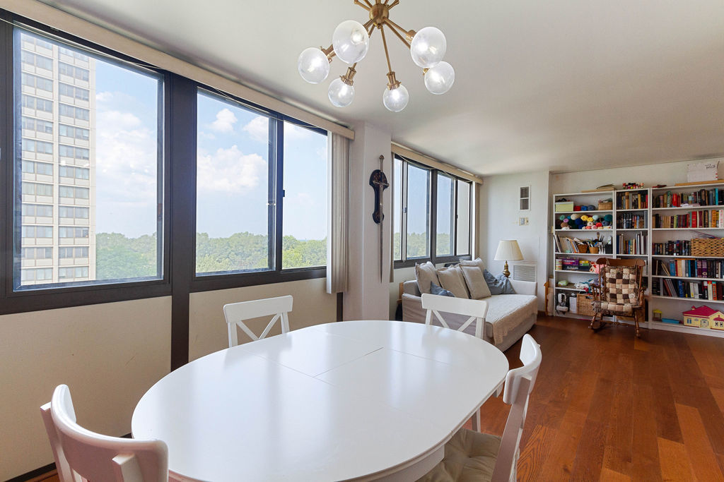 4850 S Lake Park Avenue Unit: 804