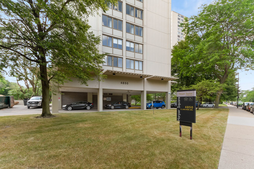 4850 S Lake Park Avenue Unit: 804