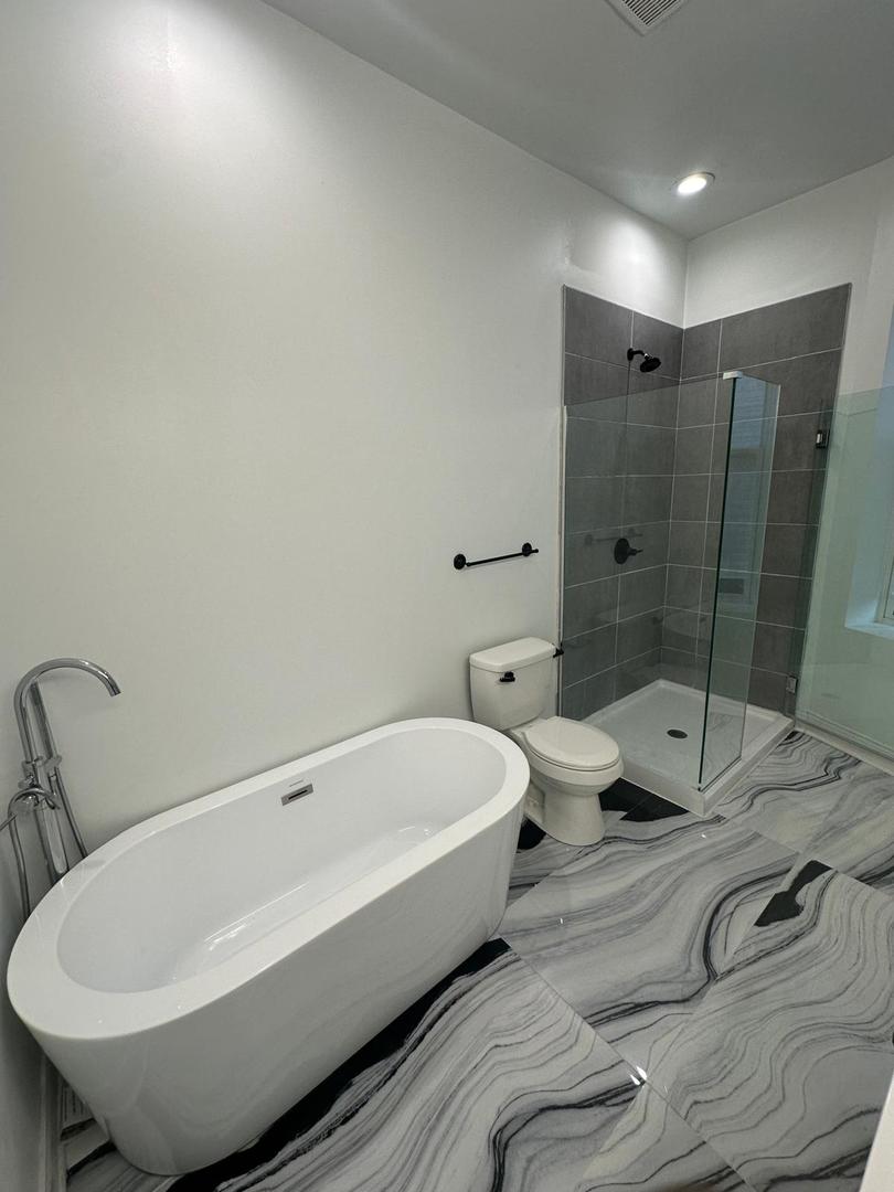 4516 S King Drive Unit: 1