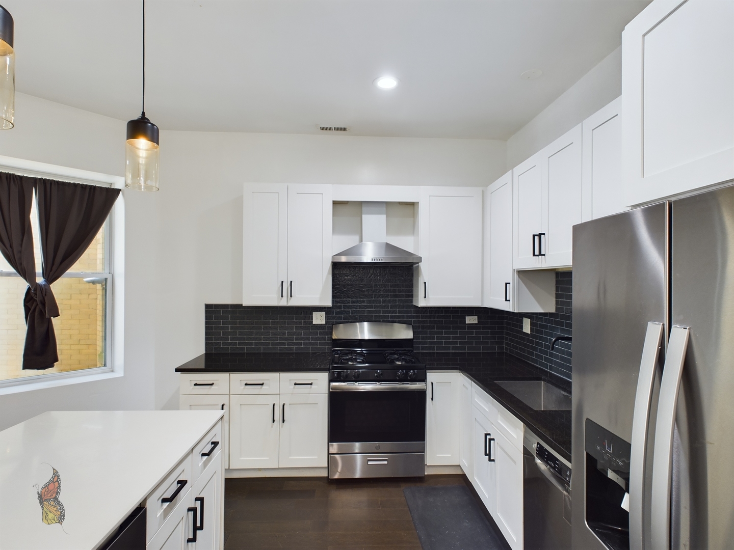 4516 S King Drive Unit: 1